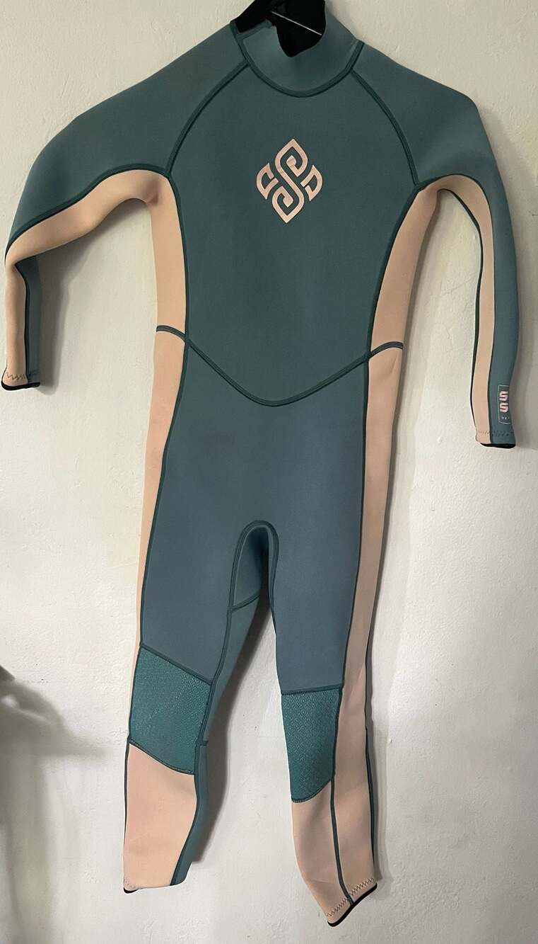 Seaskin Youth Girls Size 8 3mm Full Body Wetsuit Scuba Diving Neoprene Peach Tur